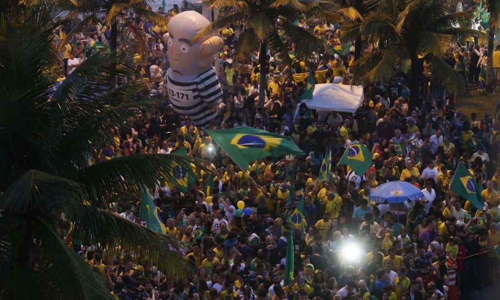 “Polarização extrema mata a democracia”