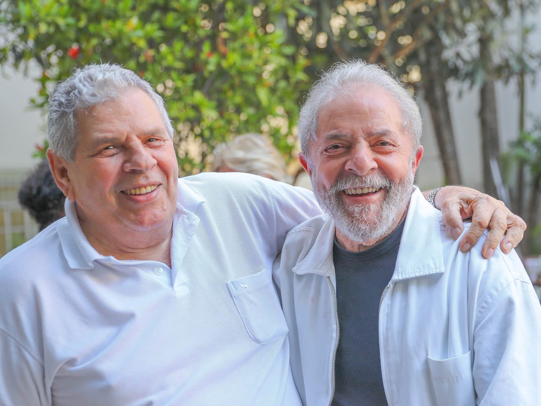 Episódio de enterro de irmão de Lula revolta meio jurídico