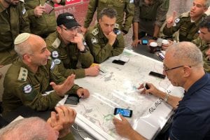 Israelenses chegam com radares e equipamento de localização de celular