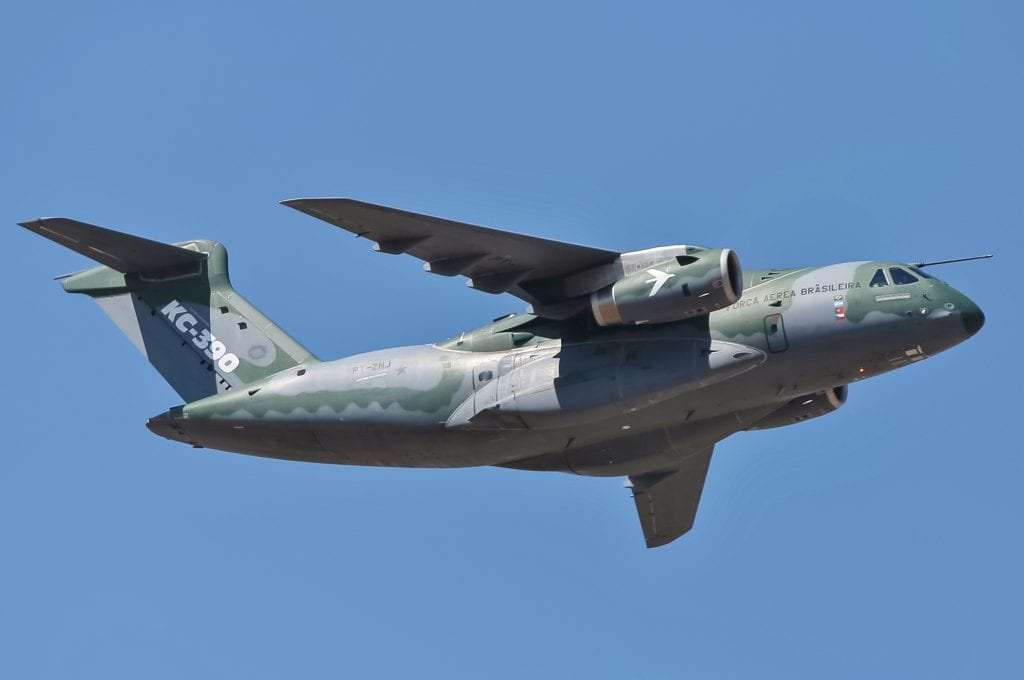 Em meio à pandemia, governo envia maior avião de carga para treinamento nos EUA