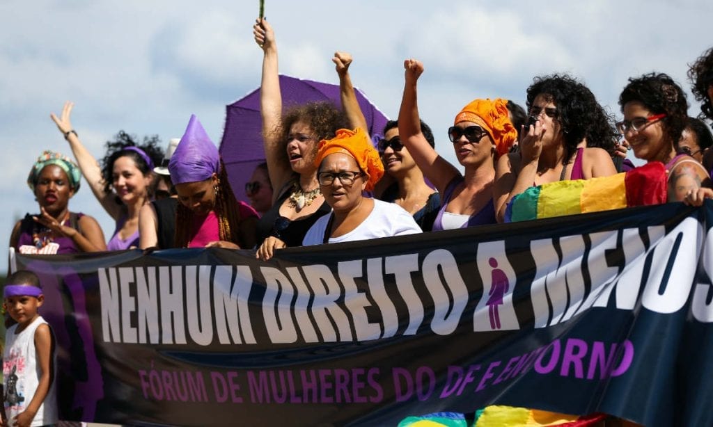 Lição para Damares: ser mulher no Brasil é duro, mas fugir não é saída