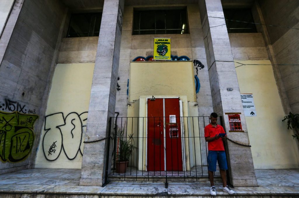 Justiça absolve líder de movimento por moradia acusada de extorsão
