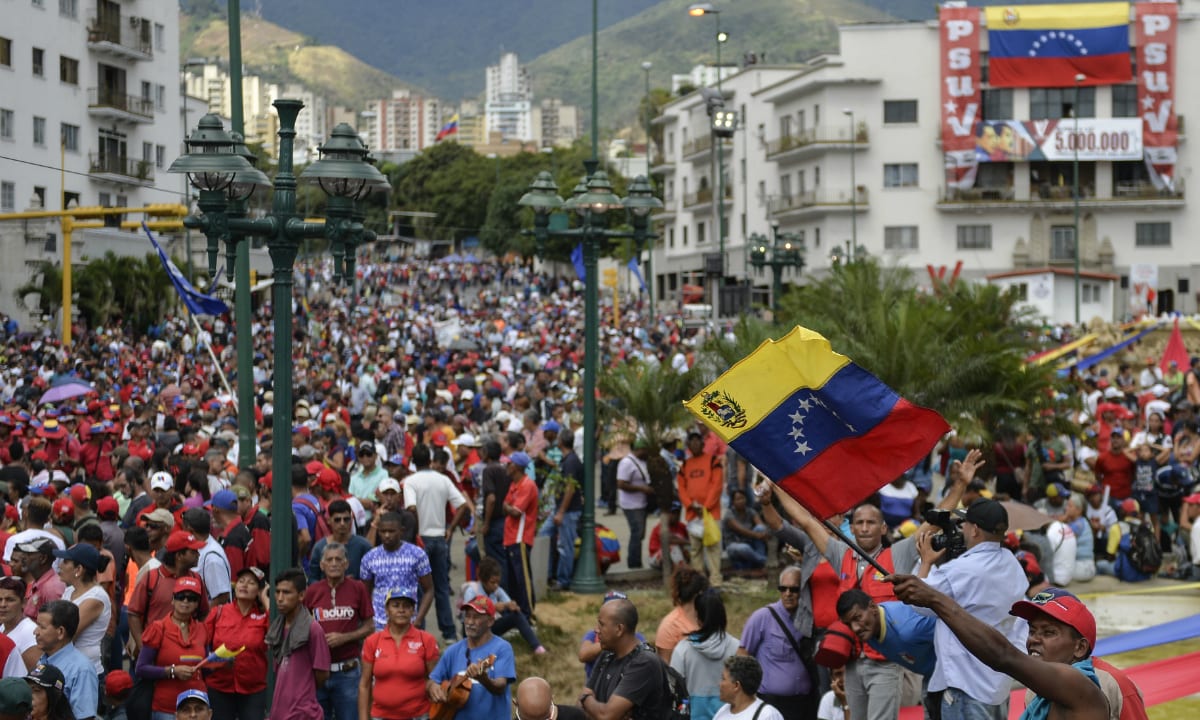Estados Unidos se recusam a tirar diplomatas da Venezuela