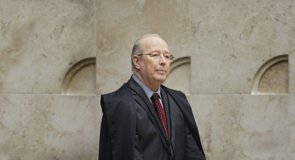 Primeiro a votar, Celso de Mello é favorável a criminalizar homofobia
