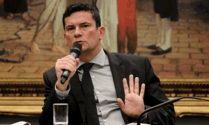 Depois de tantas oportunidades perdidas, quem segura Sérgio Moro?