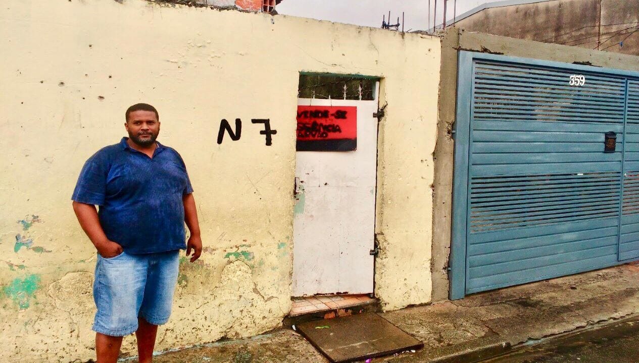 No Itaim Paulista, receber uma entrega não é das tarefas mais fáceis