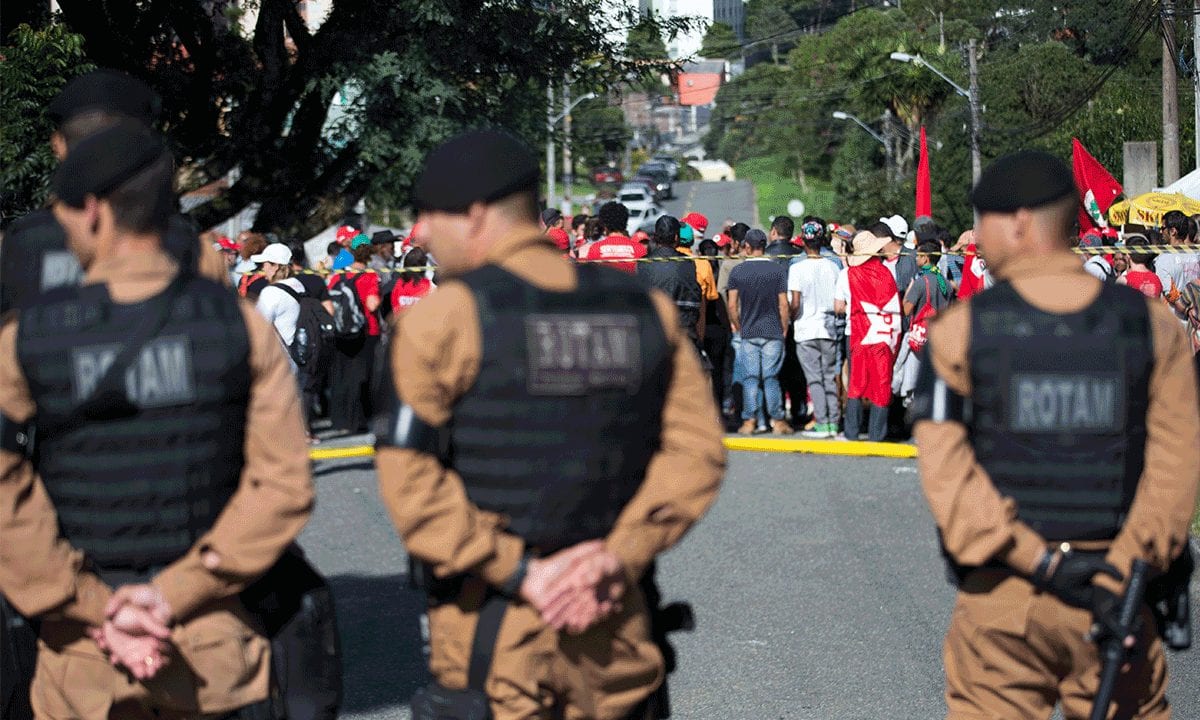 Uma justiça sem vendas mostra face cruel em velório de irmão de Lula