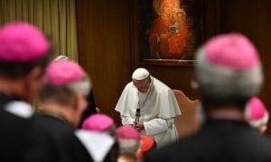 Em cúpula sobre pedofilia, o papa cita a 