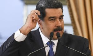 Com dissidência de militares, Maduro pode estar com dias contados