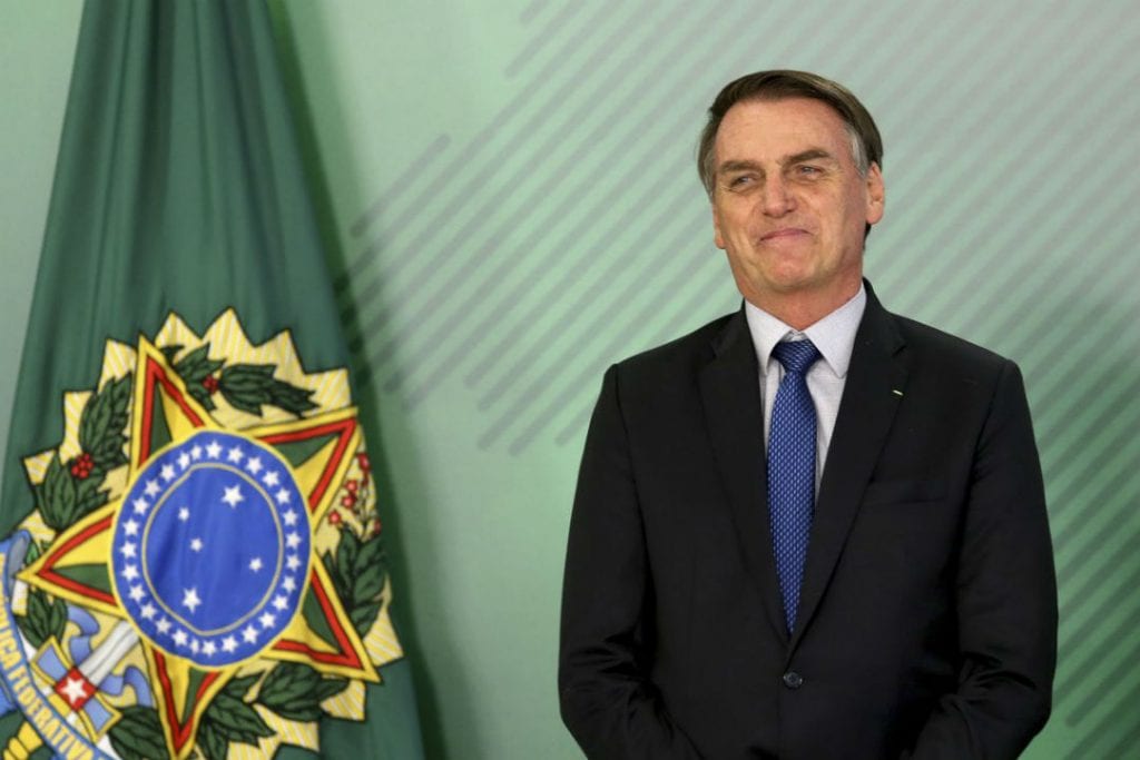Bolsonaro chama mulheres de “joias raras” e defende representatividade