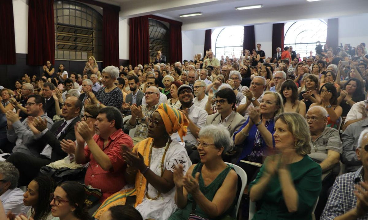 Comissão Arns reúne notáveis contra a violação dos Direitos Humanos