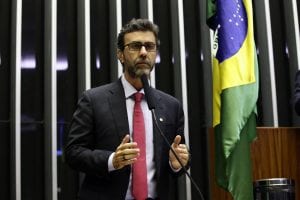 Freixo: Câmara deve se opor a presidente sem compromisso democrático