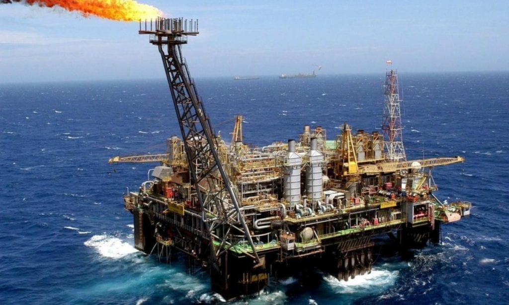 Venezuela e Brasil sofrem da maldição de ter petróleo