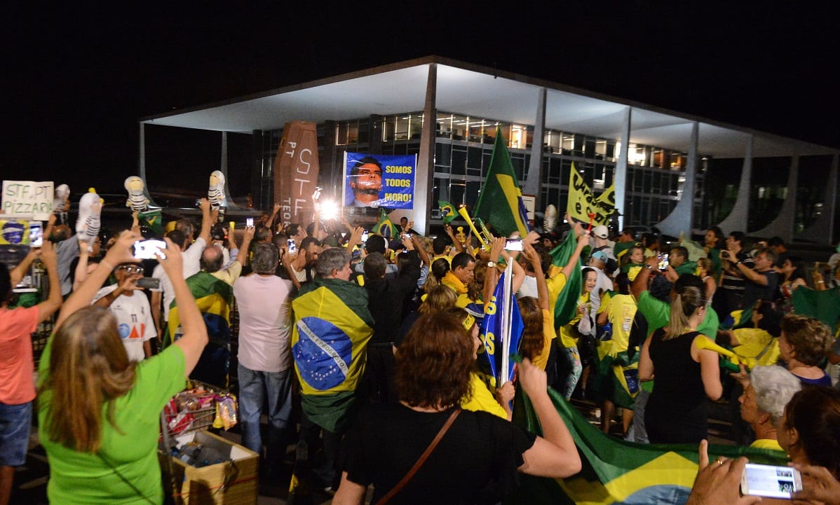 Ato em frente ao prédio do Supremo, em 2016 (Foto: Wilson Dias/Agência Brasil) 