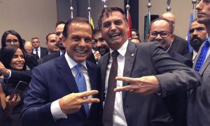 Futura sigla de Bolsonaro, PL resiste a romper com Doria