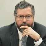 Um governo que fere o Brasil ao suprimir a verdade e negar a história