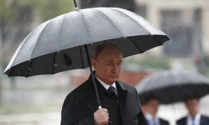 Putin indica o chefe da Receita para o cargo de premiê russo