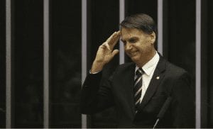 “Só há democracia se as Forças Armadas quiserem”, diz Bolsonaro