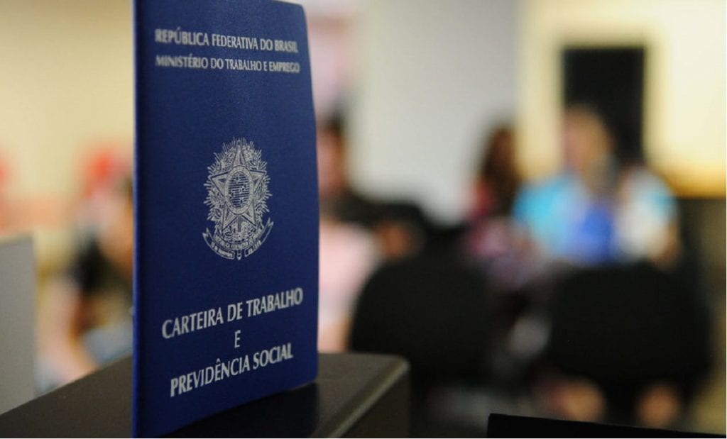 Brasil criou 241 mil empregos com carteira assinada em fevereiro, segundo o Caged