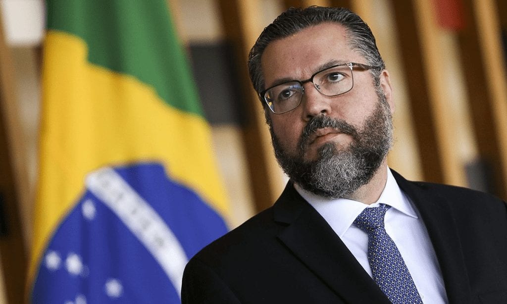Ernesto Araújo diz que não existe plano B para embaixada dos EUA