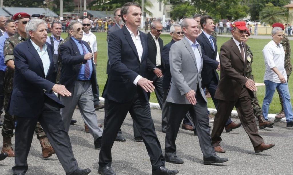 Previdência dos militares economiza pouco e favorece altos oficiais