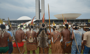 Governo trata o índio com a sanha dos primeiros colonizadores