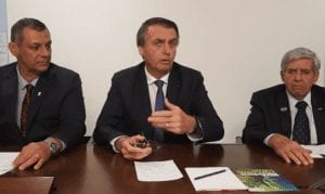 Nas redes sociais, Bolsonaro volta a defender reforma (e não convence)