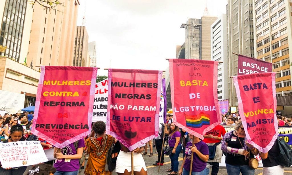 Mulheres criticam governo Bolsonaro e pedem fim do feminicídio
