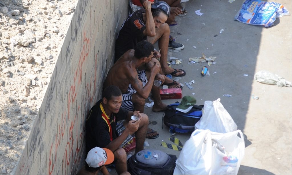 Para especialistas, nova política de drogas atinge os mais vulneráveis