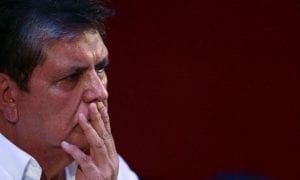 Ex-presidente do Peru comete suicídio antes de ser preso no caso Odebrecht