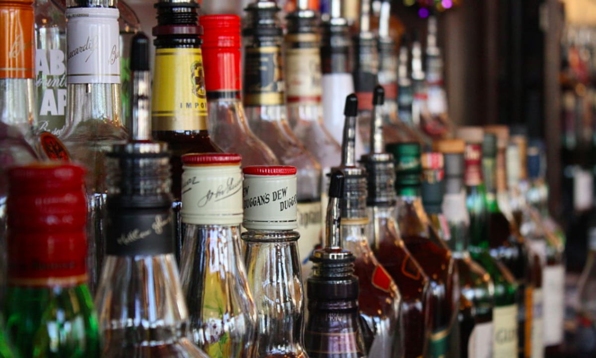 Álcool eleva risco de AVC mesmo em pequenas doses, afirma estudo