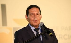 'Crimes não foram anulados', diz Mourão sobre Lula