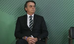 Bolsonaro anuncia decreto para flexibilizar uso de armas de caça e coleções