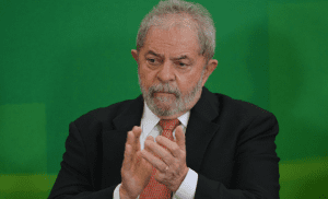 Relator do STJ mantém prisão de Lula, mas diminui a pena para 8 anos