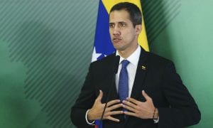 Supremo da Venezuela pede suspensão da imunidade parlamentar de Guaidó