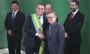 Bolsonaro ‘perdeu o rumo’ e bolsonarismo virou um ‘salve o chefe como puder’, diz ex-ministro indicado por Olavo de Carvalho