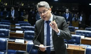 Senador vai ao STF contra ato de Lira que mudou regime de preferência para projetos na Câmara
