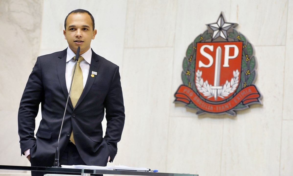 “Arranco a tapa”, diz deputado do PSL sobre trans em banheiro