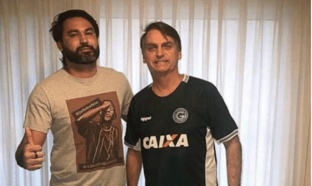 Primo de Carlos Bolsonaro ganha cargo com salário de 22 mil no Senado