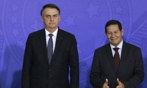 Um Brasil entre o histriônico Bolsonaro e o intimista Mourão