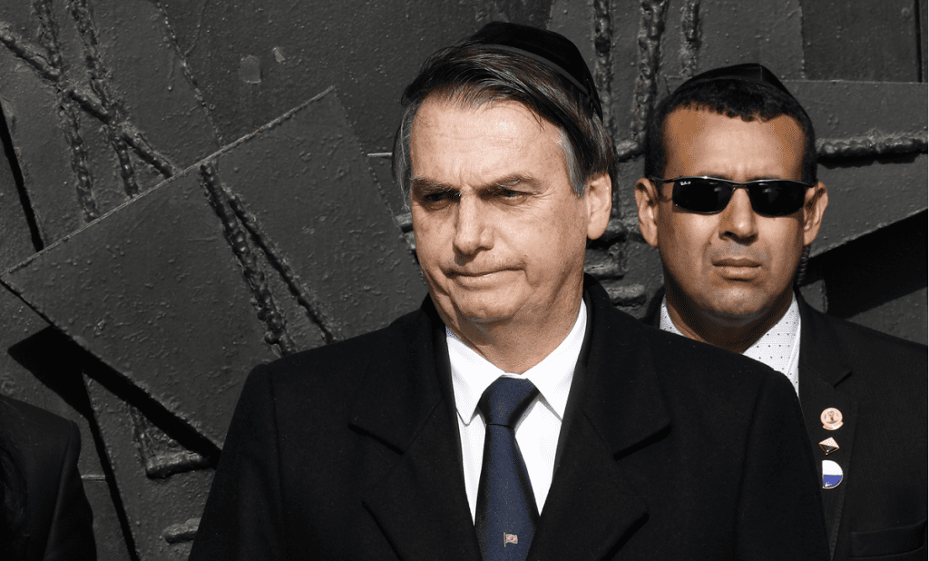 O capitão e a velha política: Bolsonaro é engolido pela ignorância
