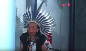 Na França, cacique Tanoné fala da ameaça de Bolsonaro aos indígenas
