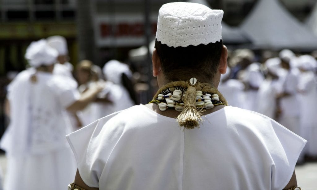 O diálogo inter-religioso como estratégia de combate ao racismo