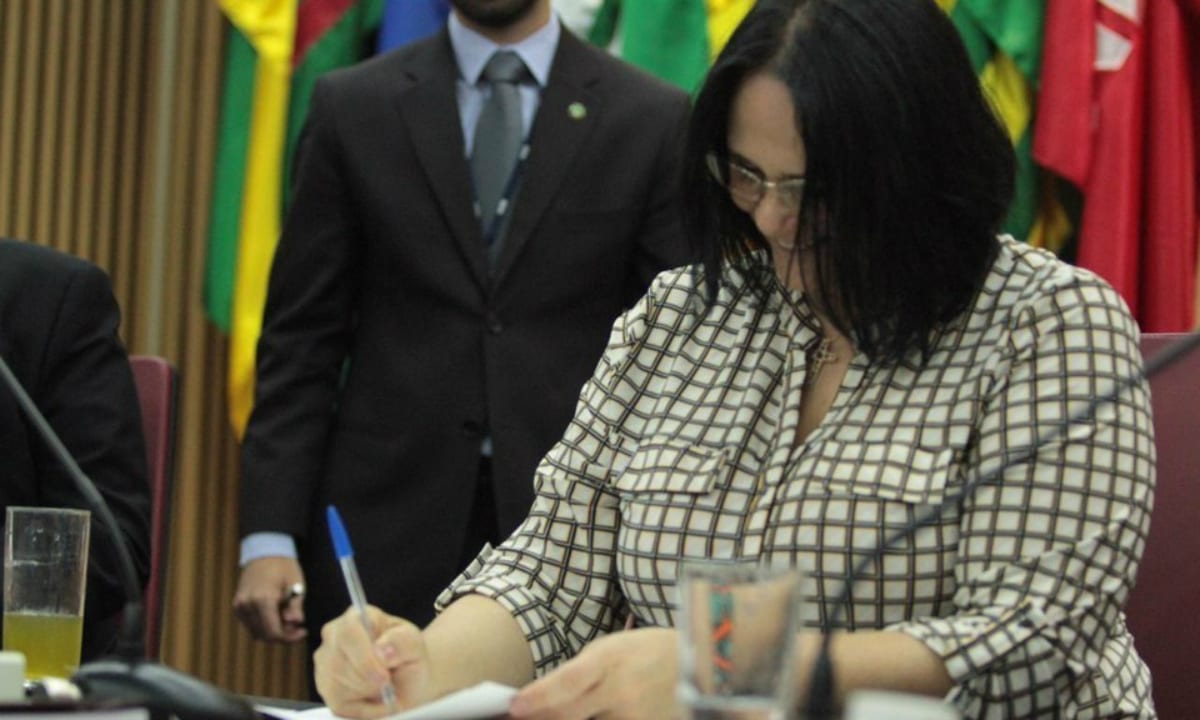 Damares nega 33 pedidos de anistia para cada solicitação aprovada