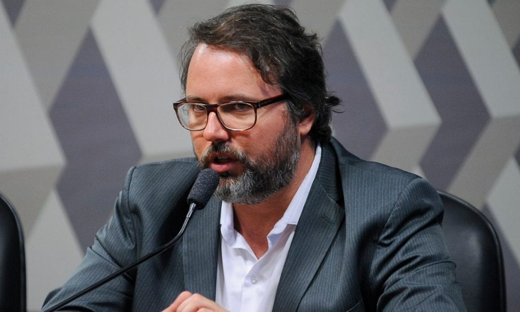 “Não dá pra ter ministro da Educação que nunca pisou em escola pública”