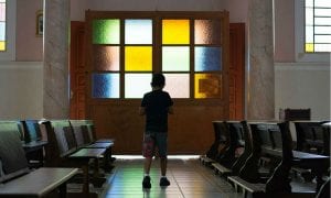 Vítimas de pedofilia na França serão indenizadas pela Igreja Católica