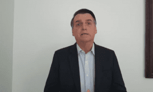 Na web, Bolsonaro ignora Moro e demissão de Santos Cruz