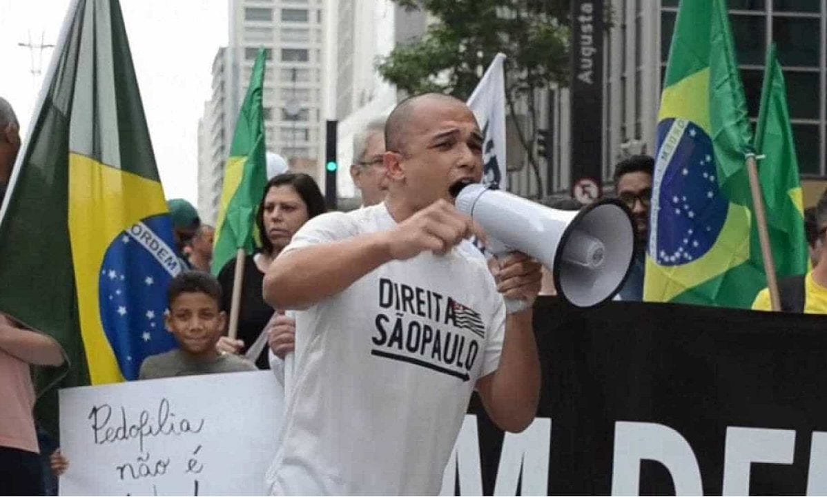 Deputado do PSL que cometeu transfobia na Alesp se assume gay