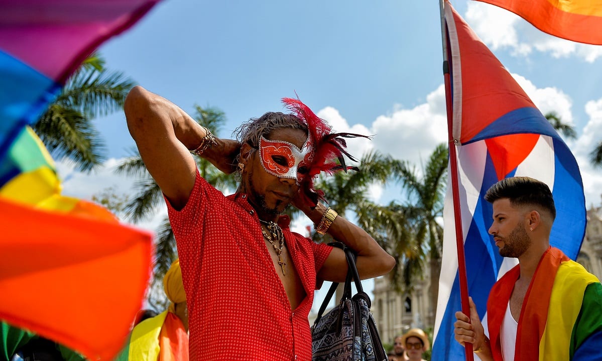 Após cancelamento de desfile, ativistas LGBT desafiam governo em Cuba