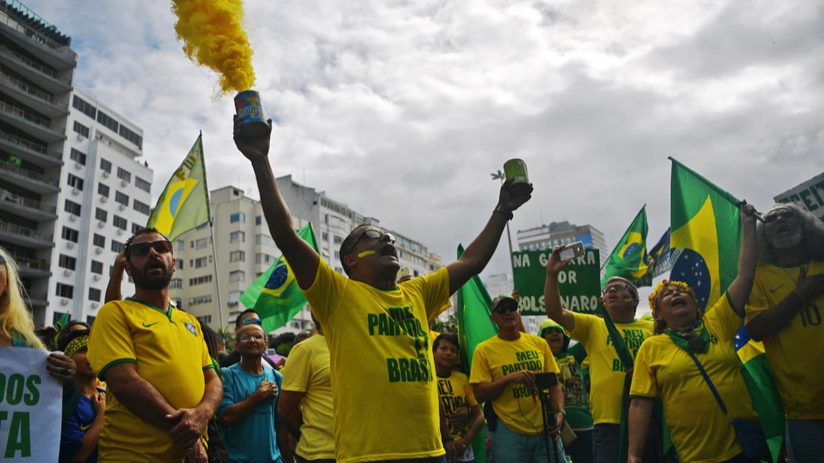 Apoiadores de Bolsonaro em ato no Rio de Janeiro. Foto: Carl DE SOUZA / AFP 